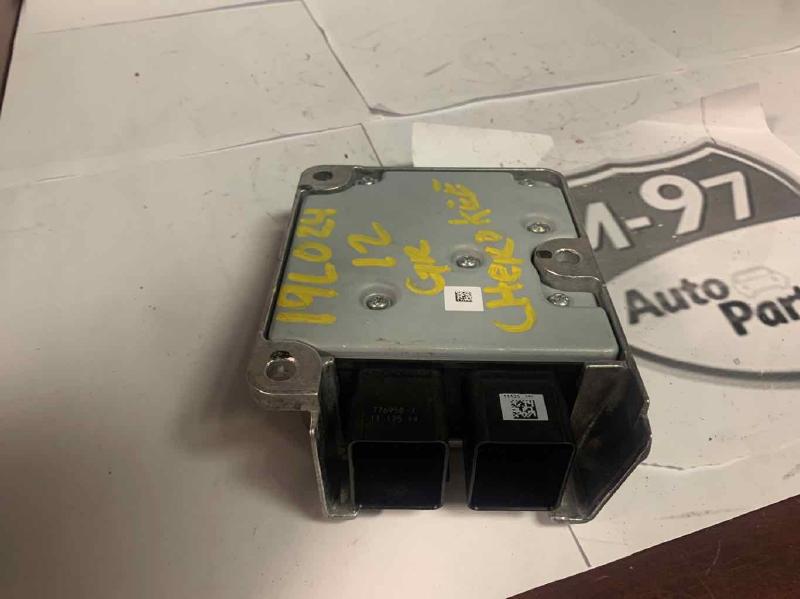 2012 JEEP GRAND CHEROKEE Chassis Control Module - Image 3