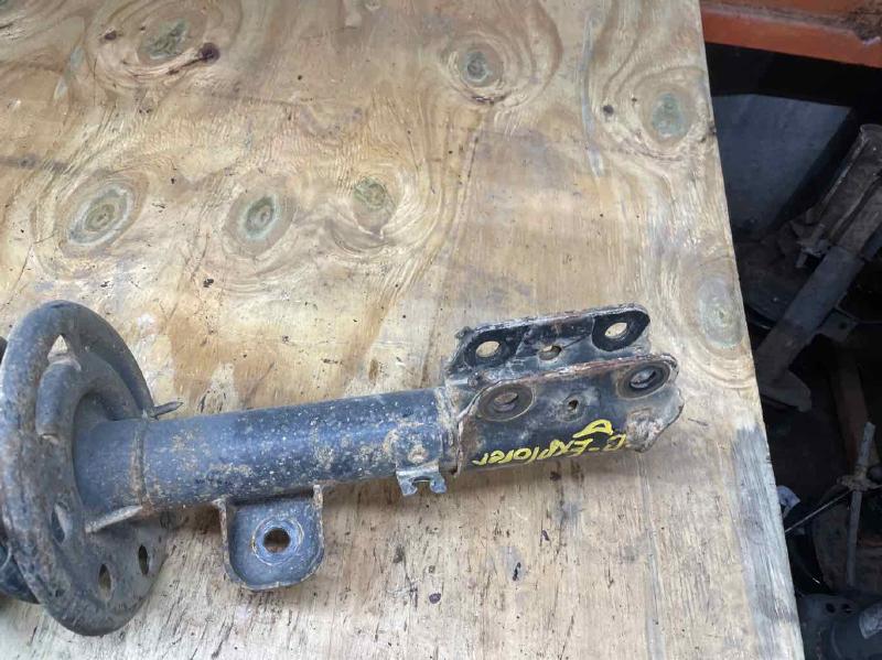2013 FORD EXPLORER Strut - Image 2
