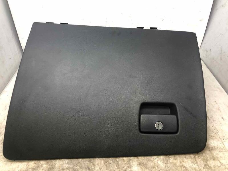 2021 CADILLAC XT6 Glove Box