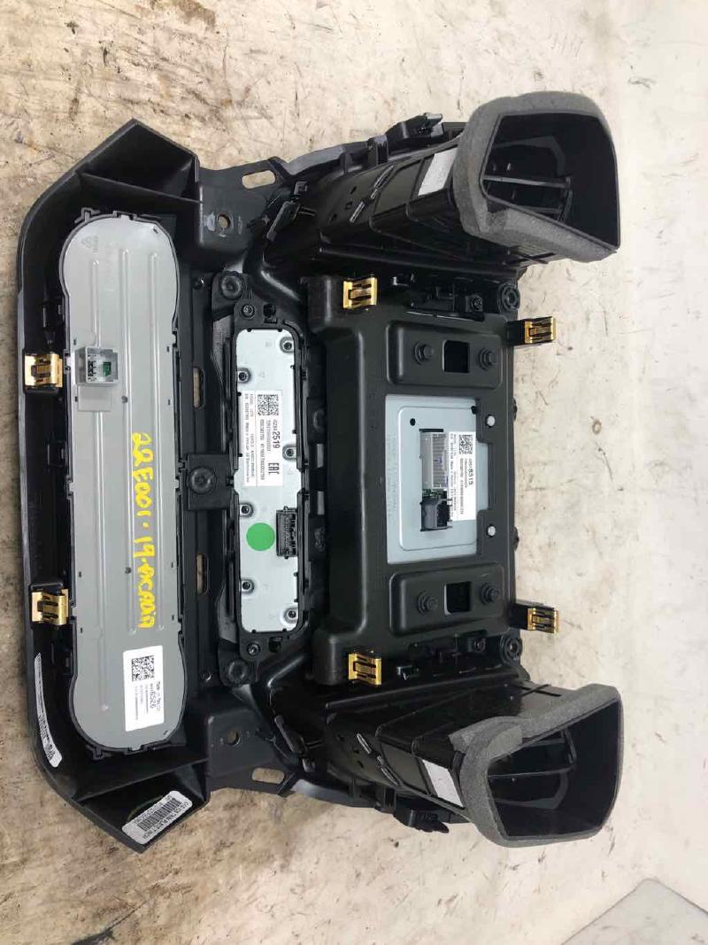 2019 GMC ACADIA Radio Audio - Image 3