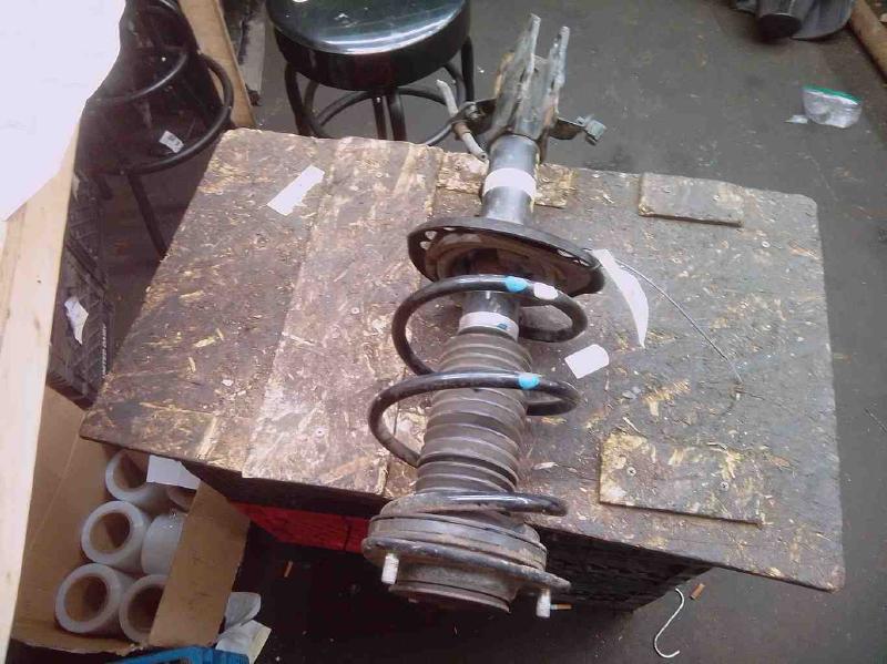 2017 SUBARU IMPREZA Strut - Image 2
