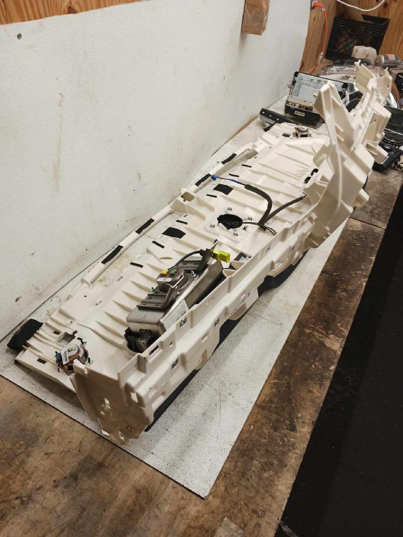 2022 NISSAN NISSAN TITAN Dash Panel - Image 4